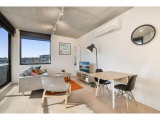 Comfy 2-Bed Balcony Unit near Iconic Chapel St Apartment, Melbourne - 2