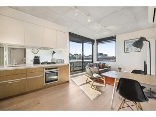 Comfy 2-Bed Balcony Unit near Iconic Chapel St Apartment, Melbourne - 3