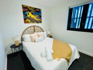 Comfy unit in front of Crown with Free Parking Apartment, Melbourne - 2