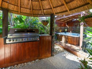 Como Palm Retreat - Tropical Oasis Guest house, Rye - 4