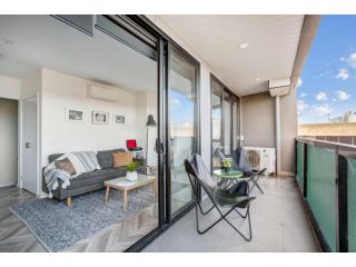 Contemporary Apt, cafes, wifi, tram, parking Apartment, Melbourne - 5