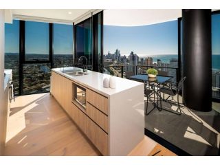 CONTEMPORARY PARADISE W/ DARLING VIEWS, Broadbeach Guest house, Gold Coast - 3