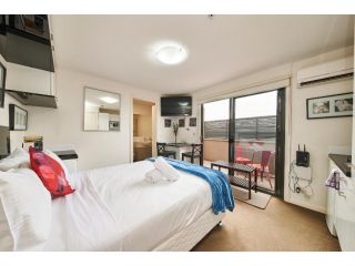 CONVENIENT STUDIO// 15 MINUTES FROM CBD Apartment, Melbourne - 3