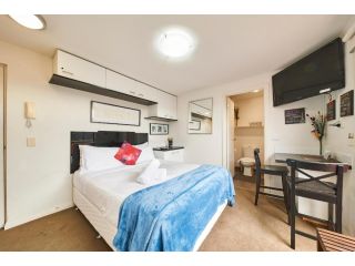 CONVENIENT STUDIO// 15 MINUTES FROM CBD Apartment, Melbourne - 1