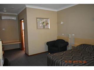 Cooee Motel Hotel, Gilgandra - 4