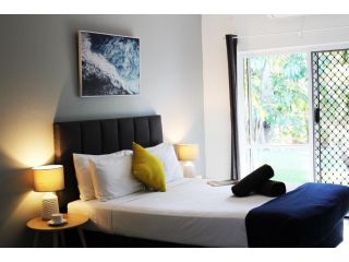 Coral Beach Hotel, Port Douglas - 2