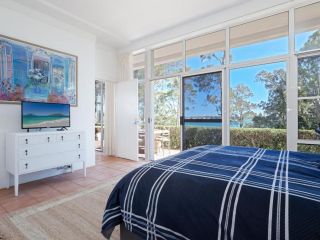 'Corlette Waterfront', 2/44 Danalene Parade - Waterfront Luxury, WIFI, Aircon, Boat Parking Guest house, Corlette - 5