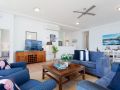 &#x27;Corlette Waterfront&#x27;, 2/44 Danalene Parade - Waterfront Luxury, WIFI, Aircon, Boat Parking Guest house, Corlette - thumb 16