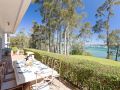 &#x27;Corlette Waterfront&#x27;, 2/44 Danalene Parade - Waterfront Luxury, WIFI, Aircon, Boat Parking Guest house, Corlette - thumb 1