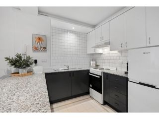 Cosy 1-Bed Near Shops, Botanic Gardens And MCG Apartment, Melbourne - 5