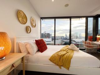 Cosy 2 Beds 2 Baths Apt With Car Park at Southern Cross Apartment, Melbourne - 2