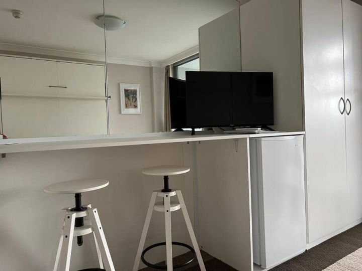 Cosy studio with a large balcony and a great view! Apartment, Sydney - imaginea 11