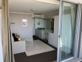 Cosy studio with a large balcony and a great view! Apartment, Sydney - thumb 5