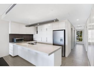 'Cote D Azur' luxury in the heart on Nelson Bay! Apartment, Nelson Bay - 1