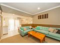 Cottage 20 - 3 Bedroom - Lake Hume Resort Guest house, Albury - thumb 4