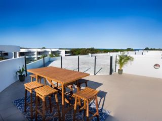 COTTON BEACH ROOF TOP 113 WITH OCEAN VIEWS Apartment, Casuarina - 5