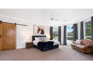 Cowley House - stunning entertainer, views, pool Guest house, New South Wales - 5