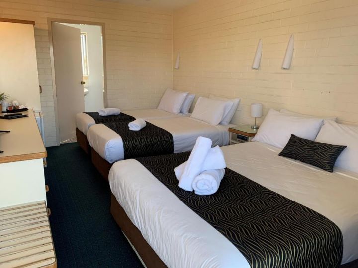 Crest Motor Inn Hotel, Queanbeyan - imaginea 1