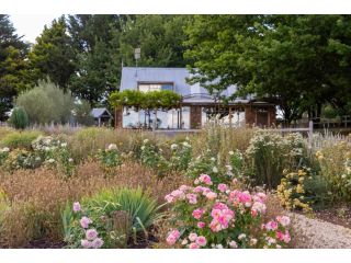 CROFTERS FOLD BARN - STYLISH BARN, PIPERS CREEK Guest house, Victoria - 1