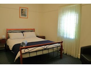 Curnows Guest house, Bendigo - 3