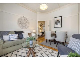 Cuteâ€Œ â€Œ3-Bedâ€Œ â€ŒUnitâ€Œ â€Œwithâ€Œ â€ŒBalconyâ€Œ â€Œ5â€Œ â€Œminâ€Œ â€Œfromâ€Œ â€ŒBeachâ€Œ Apartment, Melbourne - 1