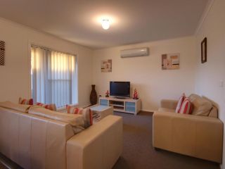 DBJ Holiday Units Guest house, Mulwala - 5