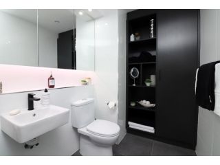 Degraves Hidden Gem - 1 Bedroom, Parking, Convenient CBD Location, Lift Apartment, Melbourne - 5