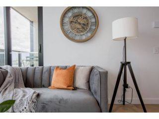 Delightful 2BR Riverview@Docklands Apartment, Melbourne - 3