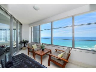 Deluxe Private Apartment in Surfers Paradise Apartment, Gold Coast - 4