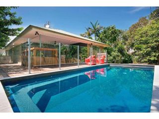 Depper St Beautifully Renovated Beach House Guest house, Sunshine Beach - 2