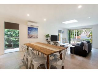 Depper St Charming Beach Side Home in Lovely Location Guest house, Sunshine Beach - 2