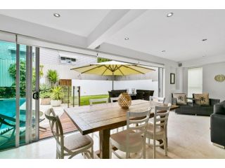 Depper St Large Luxury Residence Entire House Guest house, Sunshine Beach - 2