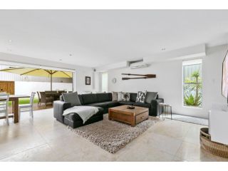 Depper St Large Luxury Residence Entire House Guest house, Sunshine Beach - 4