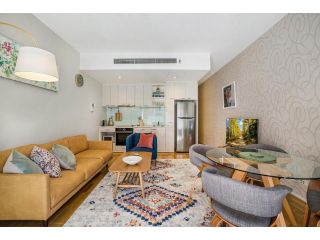 Designer 2-Bed Unit with Balcony Metres from Beach Apartment, Melbourne - 1