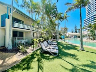 Diamond Beach Poolside 44 Premium Apartment, Gold Coast - 1