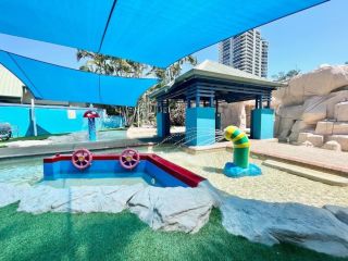 Diamond Beach Poolside 44 Premium Apartment, Gold Coast - 4