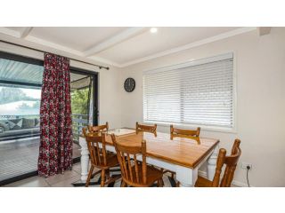 Dive Into This Family Holiday Home Guest house, Woorim - 5