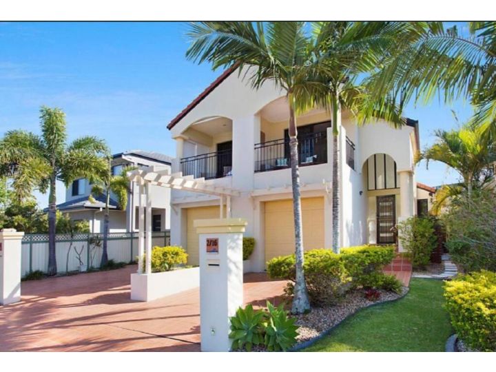 Dog Friendly Home close to Burleigh Beach. Guest house, Gold Coast - imaginea 2