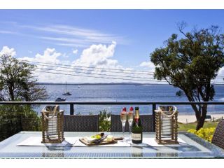 Dutchie's Dream - Glorious Views And Opposite Dutchies Beach Guest house, Nelson Bay - 5