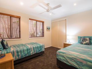 'Dutchies Vista' 1/45 Christmas Bush Ave - Ground Floor Duplex with Stunning Water Views Guest house, Nelson Bay - 3