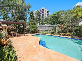 Eastbourne U6, 80 Esplanade. Golden Beach Apartment, Caloundra - 2