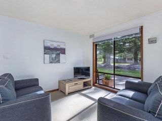 Eastern Beach Units #2 Guest house, Port Fairy - 2