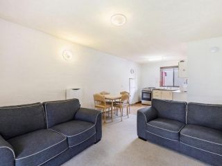 Eastern Beach Units #3 Guest house, Port Fairy - 4