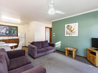 Eastern Beach Units #6 Guest house, Port Fairy - 1