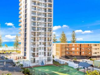 Eden Apartments Unit 501 - Luxury 2 bedroom apartment close to the beach Apartment, Gold Coast - 2