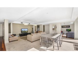 Edge luxury apartment - Close to beach Guest house, Avoca Beach - 1