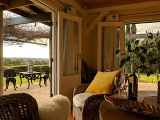 El Camino country cottage with terrace and stunning views Guest house, Hepburn Springs - 2