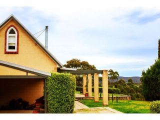 El Camino country cottage with terrace and stunning views Guest house, Hepburn Springs - 1