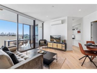 Elegant 2-Bed Apartment With Expansive City Views Apartment, Melbourne - 5